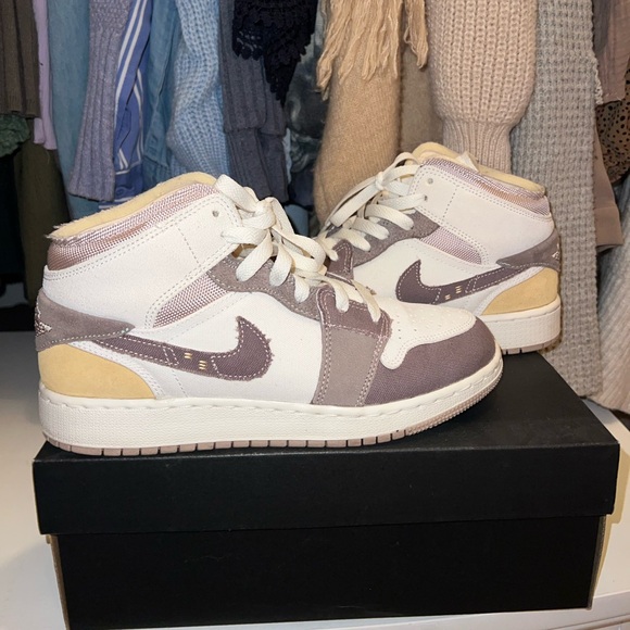 Air Jordan 1 - Picture 2 of 7